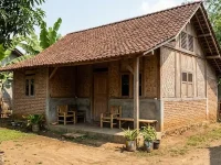 Rumah Tembok Setengah Badan